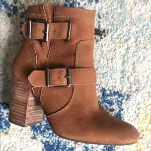 Vince Camuto size 8 leather boots